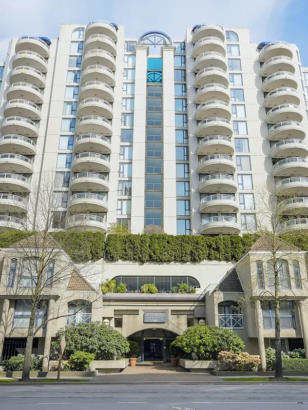 Building - Horizons Tower in Richmond, BC at 6088 Minoru Boulevard