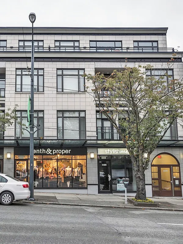 Building - The Avenue in Vancouver, BC at 4479 West 10th Avenue