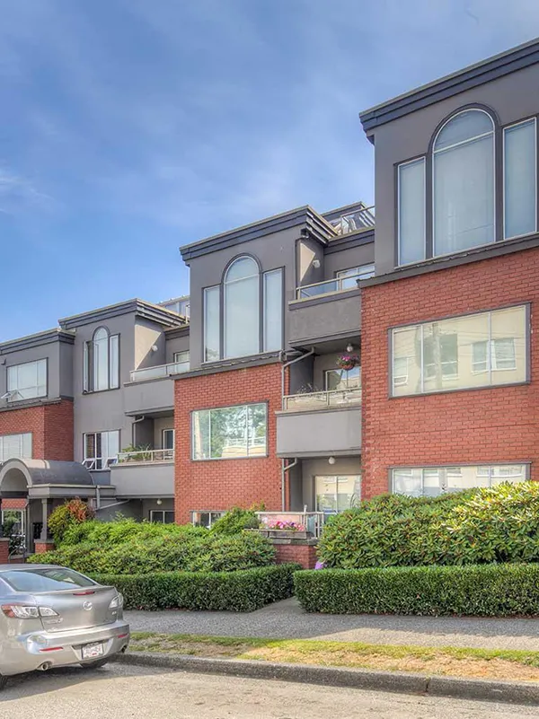 Building - Alderview Court in Vancouver, BC at 2412 Alder Street