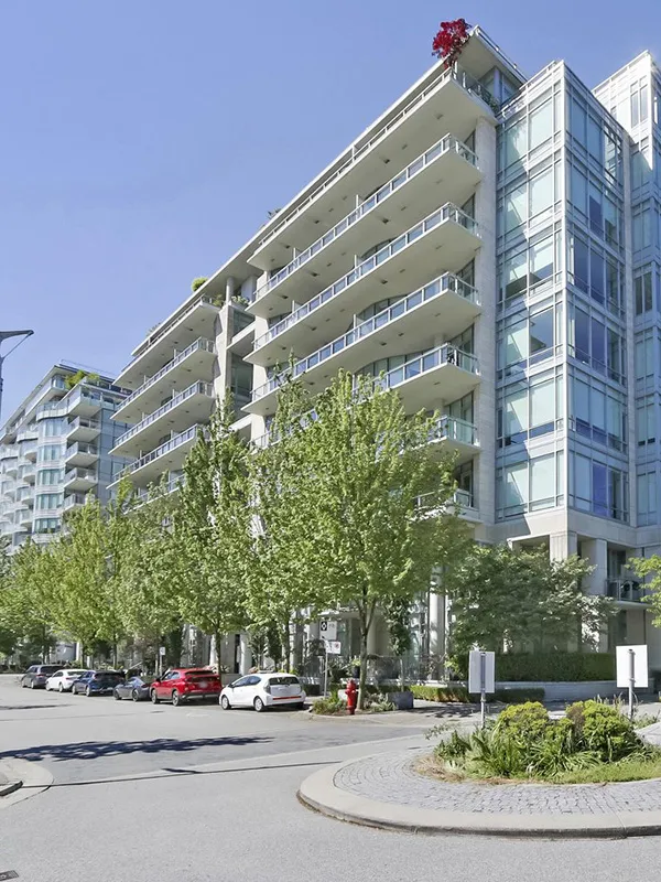 Building - Kayak in Vancouver, BC at 1633 Ontario Street