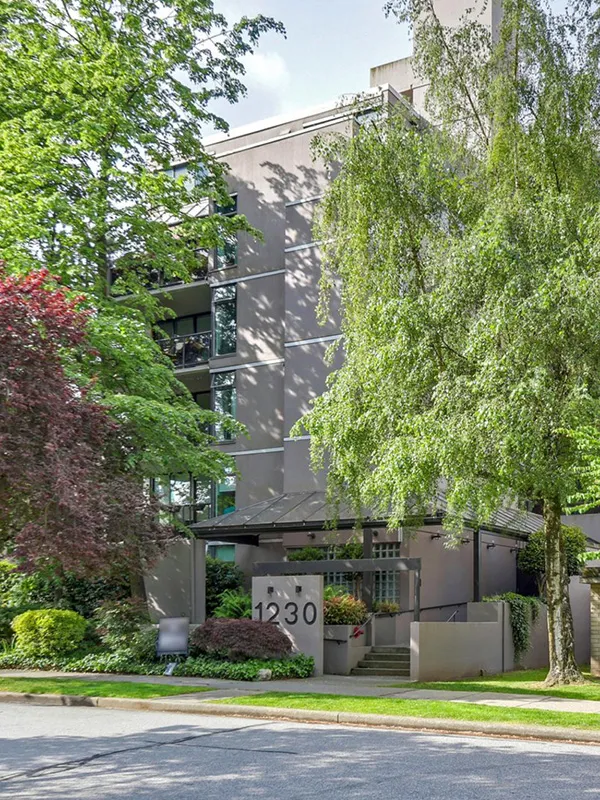 Building - La Mirage in Vancouver, BC at 1230 Comox Street