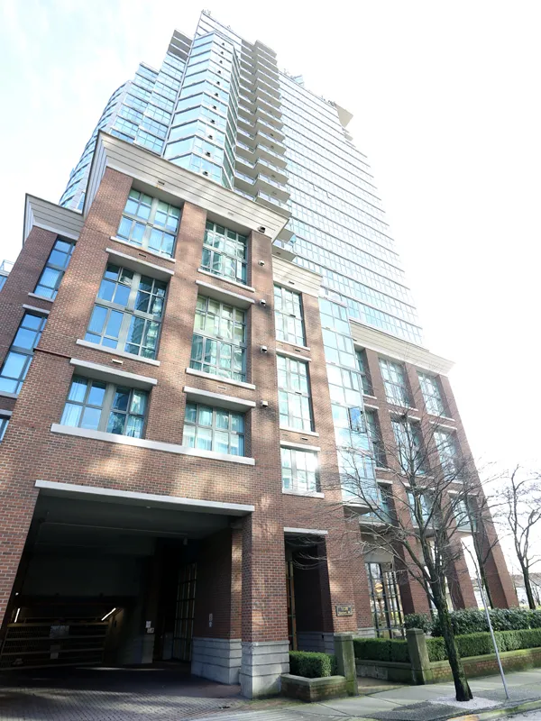 Building - The National in Vancouver, BC at 1128 Quebec Street