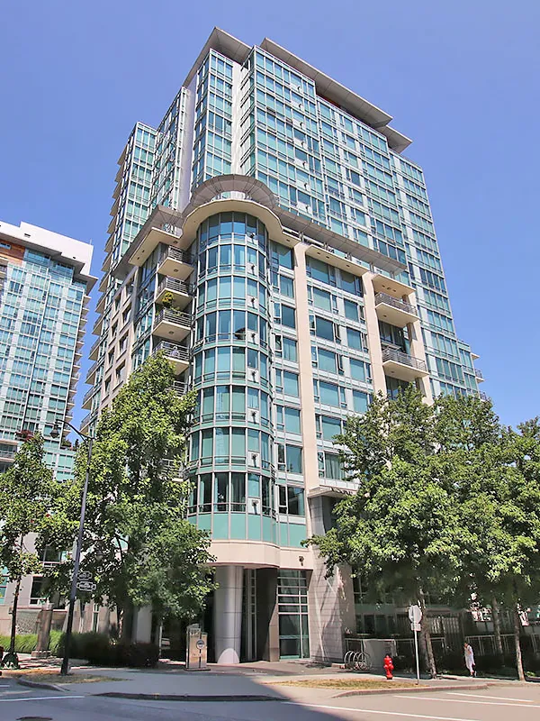 Building - Denia in Vancouver, BC at 499 Broughton Street