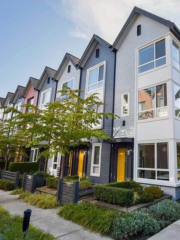 Building - The Metro in Burnaby, BC at 6868 Burlington Avenue