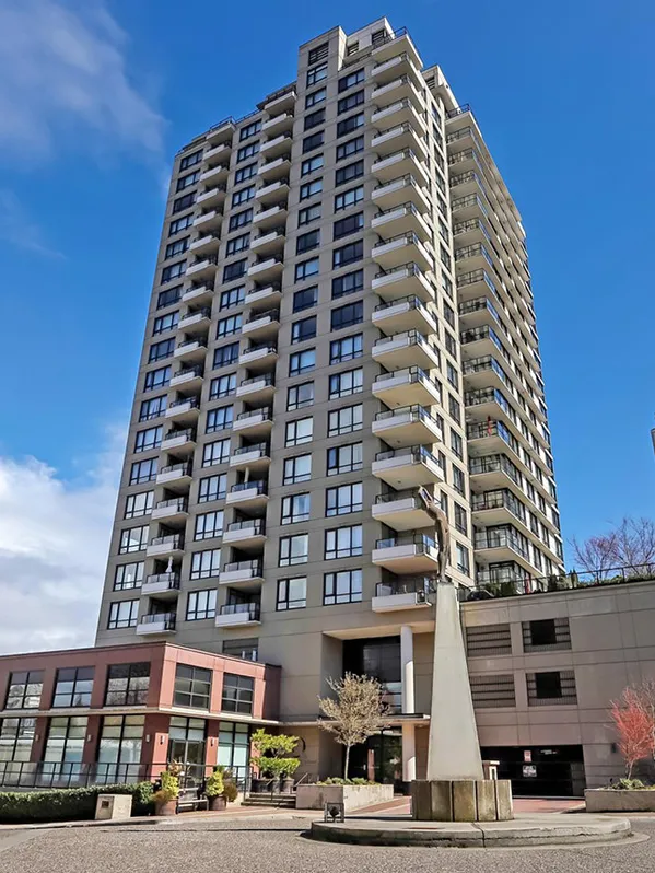 Building - The Q in New Westminster, BC at 1 Renaissance Square