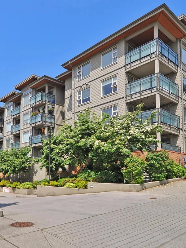 Building - District Crossing in North Vancouver, BC at 1677 Lloyd Avenue