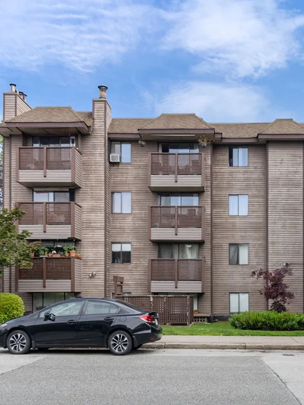 Building - Harbour Reach in Vancouver, BC at 2215 Dundas Street