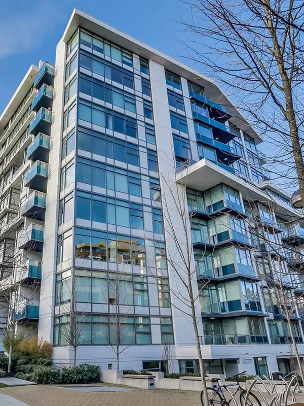 Building - Kits 360 in Vancouver, BC at 1777 West 7th Avenue