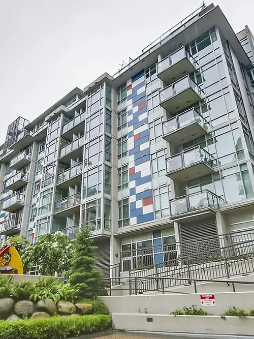 Building - Pinnacle Living False Creek in Vancouver, BC at 63 West 2nd Avenue