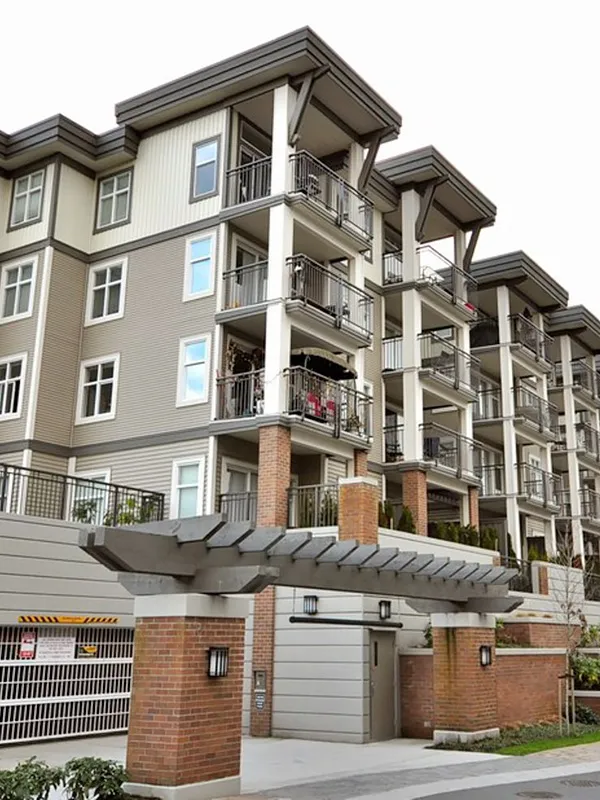 Building - The Harris in Burnaby, BC at 4768 Brentwood Drive