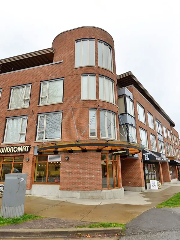 Building - The Oaks in Vancouver, BC at 3089 Oak Street