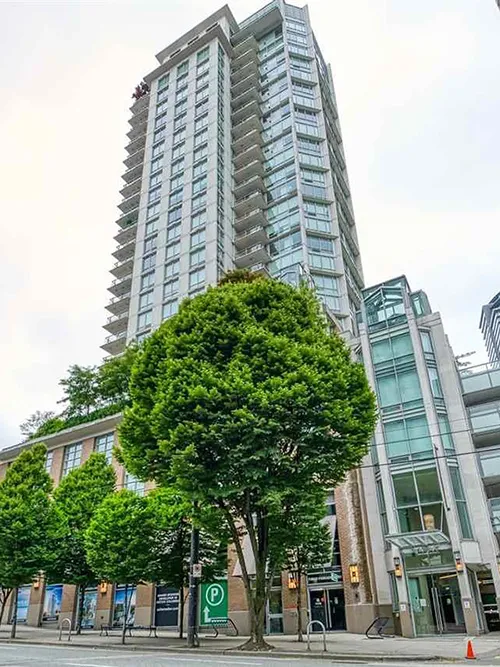 Building - Vita in Vancouver, BC at 565 Smithe Street