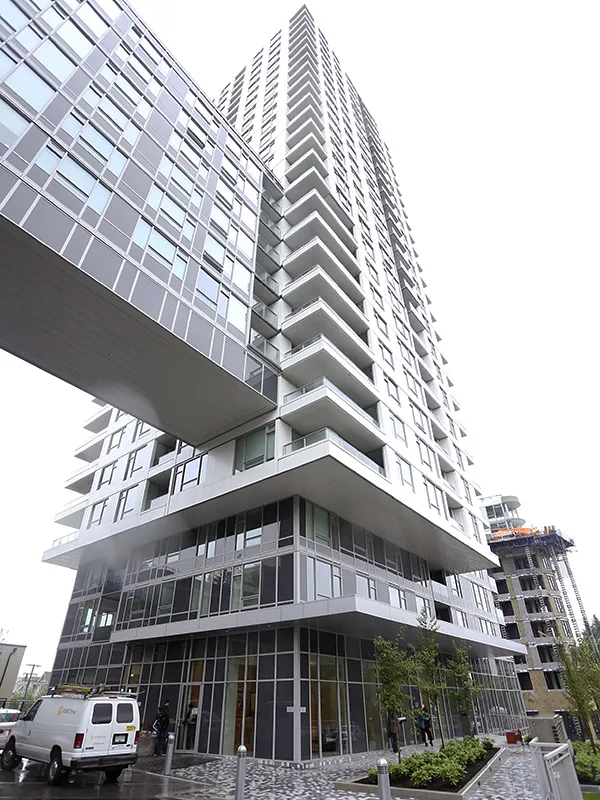 Building - Wall Centre Central Park Tower 1 in Vancouver, BC at 5665 Boundary Road