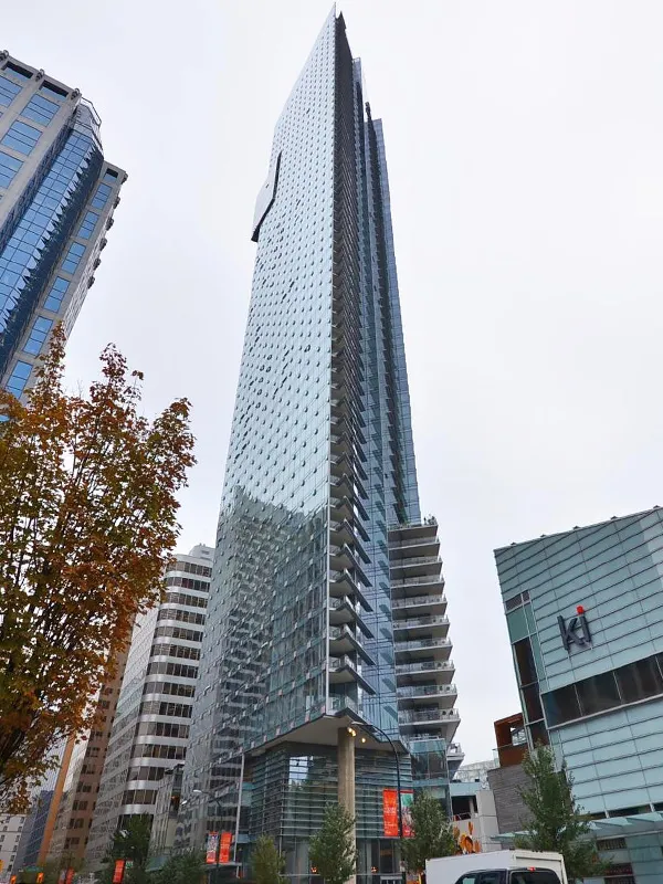 Building - Shangri-La in Vancouver, BC at 1128 West Georgia Street