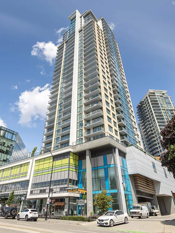 Building - Kings Crossing in Burnaby, BC at 7388 Kingsway