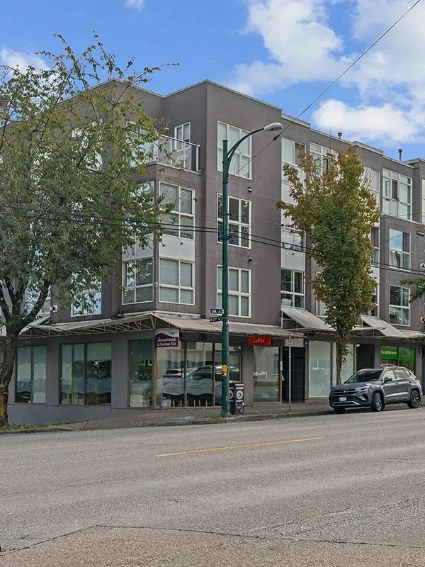 Building - Shaughnessy Heights in Vancouver, BC at 988 West 21st Avenue