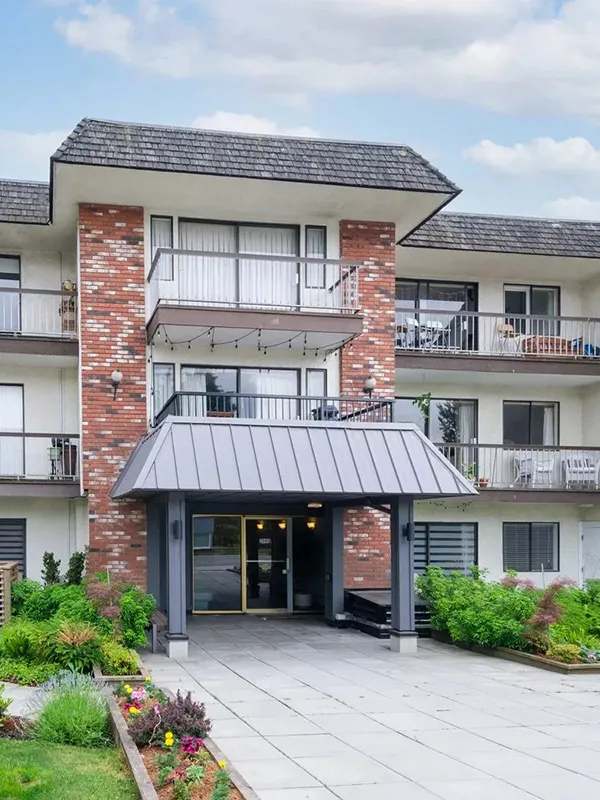 Building - Bryanston Court in Vancouver, BC at 2040 Cornwall Avenue